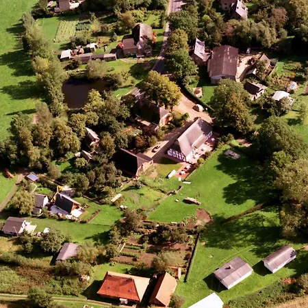 In Wohlenberg Mit Garten Und Terrasse 클뤼츠